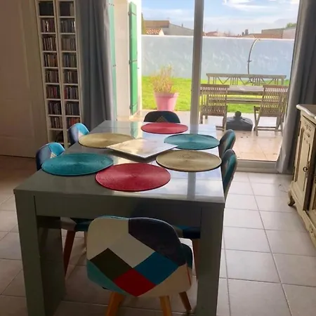 Maison A 400m De La